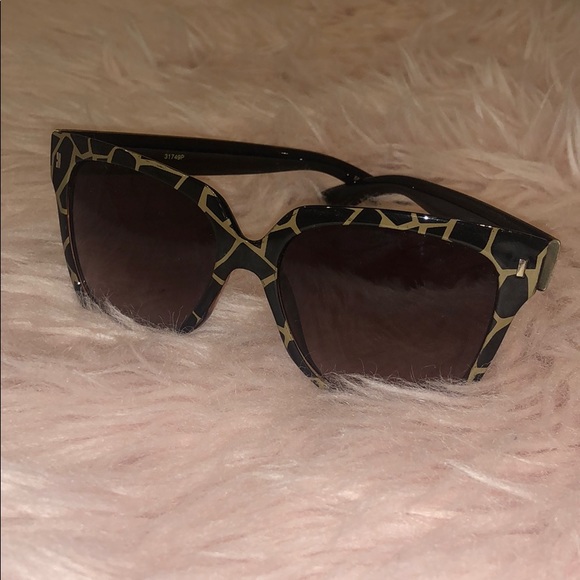 Animal print design brown sunglasses - Picture 2 of 4